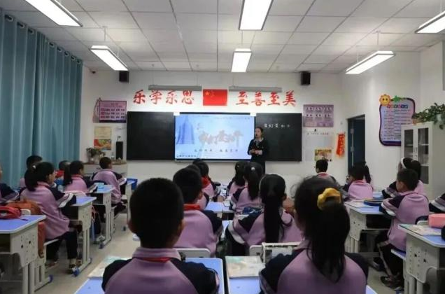 展开创立加速职业教育产教交融为孩子们的生长之路铺就坚实柱