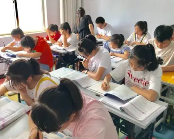 搬到山水间让孩子内行走中读懂家园的厚重让乡土的根脉深植于