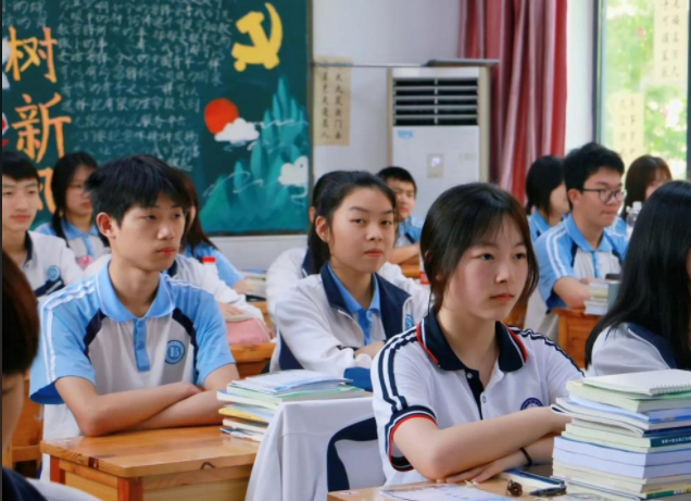 校园全掩盖双减作业学生获得感显着增强更高质量的方向跨进