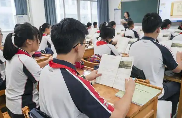 一直在探究打破传统高考升学的单一途径为学生提供更多元和面